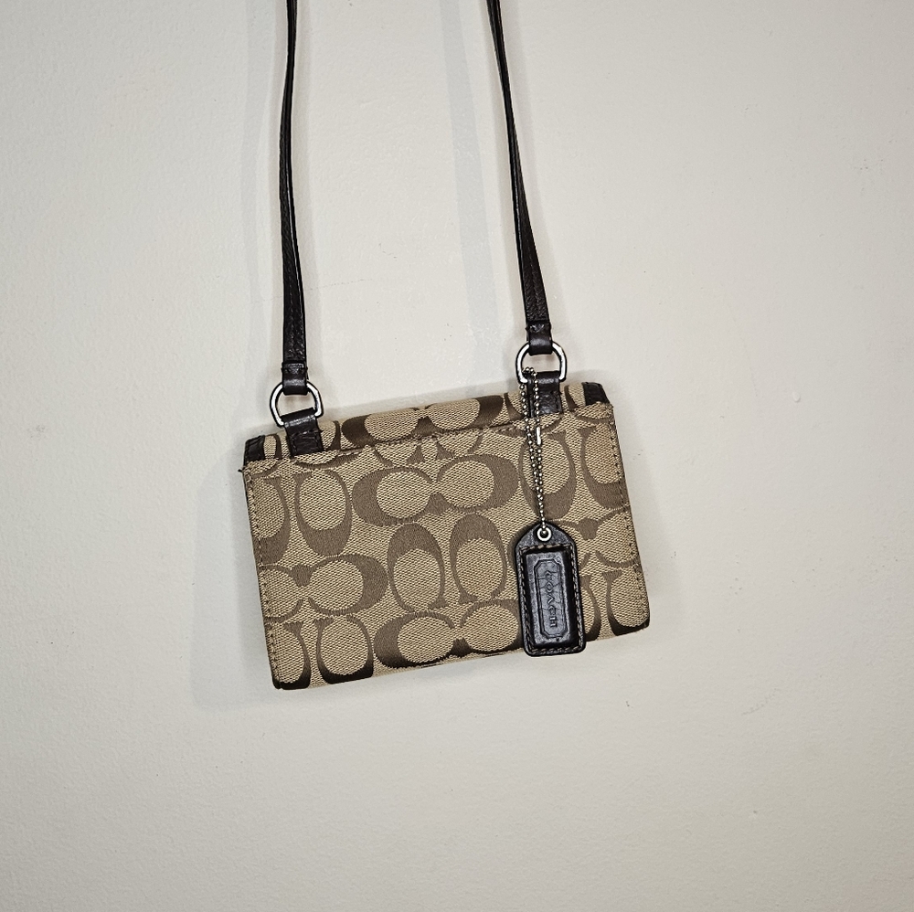 Coach Avery Signature Brown & Cream Wallet Crossbody Bag with Flap Closure - Picture 3 of 7